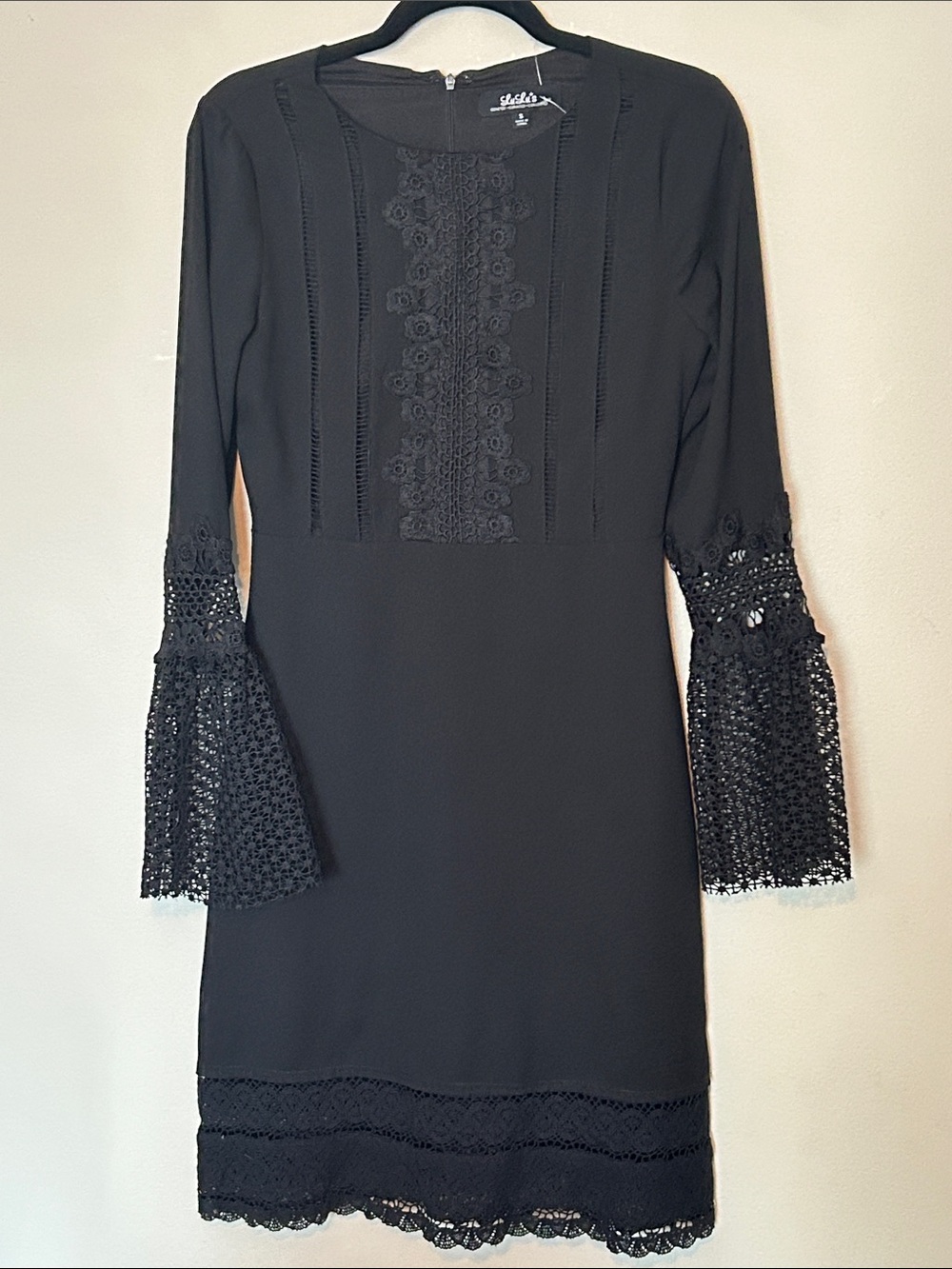 Lulu's Black Lace Crochet Bell-Sleeve Long Sleeve Dress